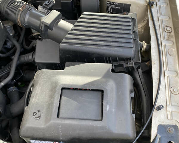 Бежевый Шкода Октавия, объемом двигателя 1.6 л и пробегом 241 тыс. км за 4699 $, фото 12 на Automoto.ua