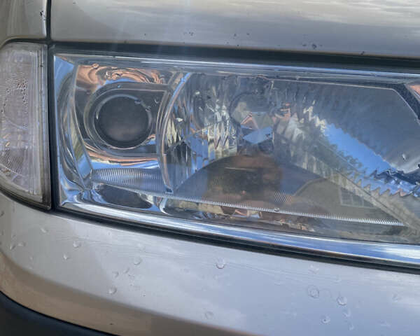 Бежевый Шкода Октавия, объемом двигателя 1.6 л и пробегом 241 тыс. км за 4699 $, фото 11 на Automoto.ua