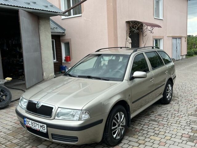 Бежевый Шкода Октавия, объемом двигателя 1.6 л и пробегом 291 тыс. км за 4299 $, фото 3 на Automoto.ua