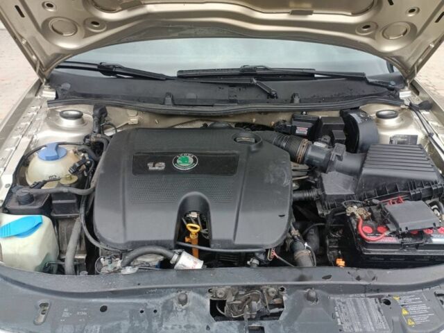 Бежевый Шкода Октавия, объемом двигателя 1.6 л и пробегом 291 тыс. км за 4299 $, фото 13 на Automoto.ua