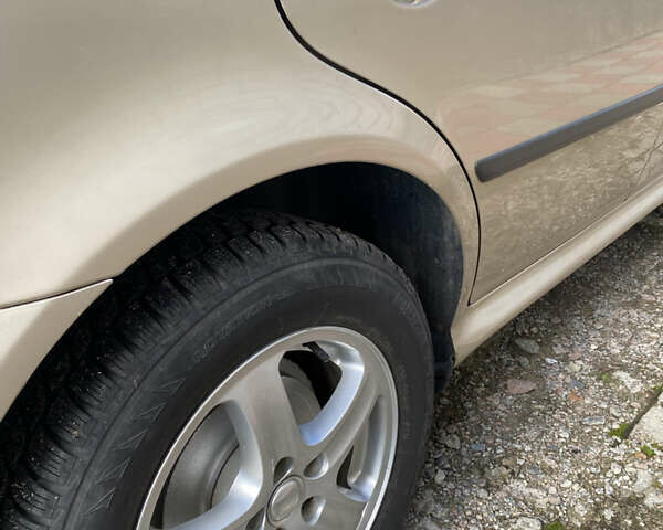 Бежевый Шкода Октавия, объемом двигателя 1.6 л и пробегом 241 тыс. км за 4699 $, фото 6 на Automoto.ua