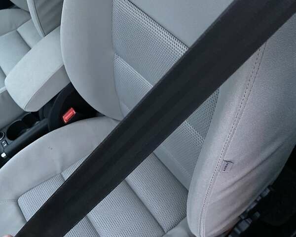 Бежевый Шкода Октавия, объемом двигателя 1.6 л и пробегом 198 тыс. км за 5500 $, фото 14 на Automoto.ua