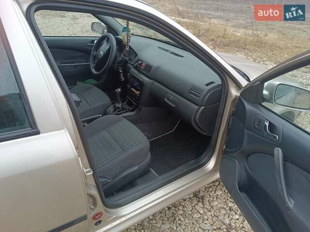 Бежевий Шкода Октавія, об'ємом двигуна 1.6 л та пробігом 257 тис. км за 4500 $, фото 16 на Automoto.ua