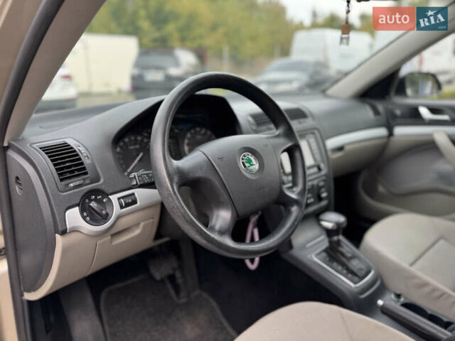 Бежевий Шкода Октавія, об'ємом двигуна 1.6 л та пробігом 228 тис. км за 6799 $, фото 22 на Automoto.ua