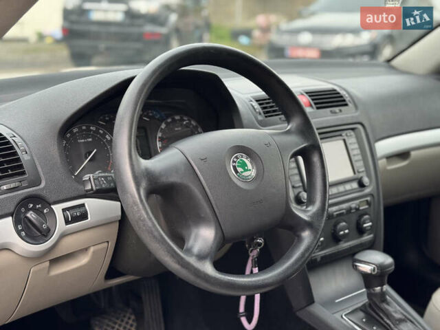 Бежевий Шкода Октавія, об'ємом двигуна 1.6 л та пробігом 228 тис. км за 6799 $, фото 21 на Automoto.ua