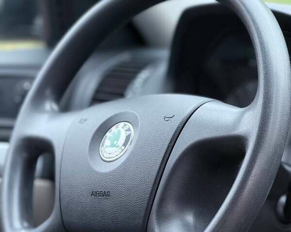 Бежевый Шкода Октавия, объемом двигателя 1.6 л и пробегом 198 тыс. км за 5500 $, фото 15 на Automoto.ua