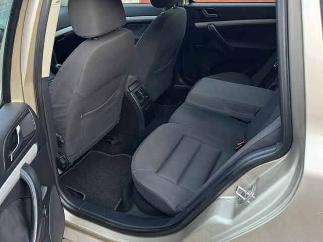 Бежевий Шкода Октавія, об'ємом двигуна 1.6 л та пробігом 300 тис. км за 4550 $, фото 7 на Automoto.ua