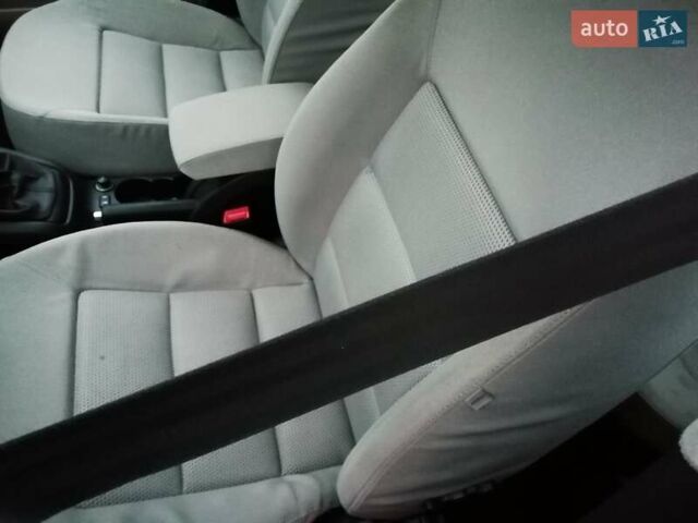 Бежевый Шкода Октавия, объемом двигателя 1.6 л и пробегом 198 тыс. км за 5900 $, фото 6 на Automoto.ua