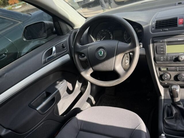 Бежевий Шкода Октавія, об'ємом двигуна 1.6 л та пробігом 258 тис. км за 5800 $, фото 11 на Automoto.ua