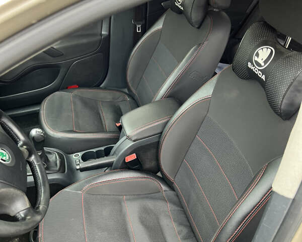 Бежевый Шкода Октавия, объемом двигателя 1.9 л и пробегом 397 тыс. км за 5800 $, фото 9 на Automoto.ua