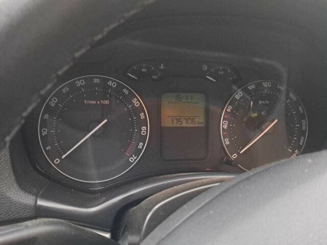 Бежевий Шкода Октавія, об'ємом двигуна 1.6 л та пробігом 175 тис. км за 5332 $, фото 6 на Automoto.ua