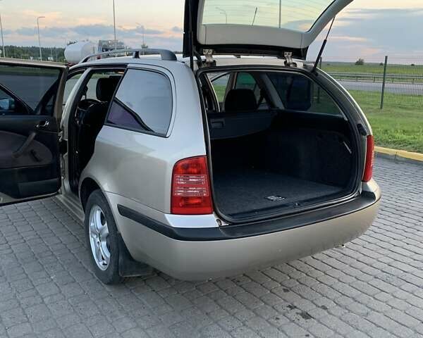 Бежевий Шкода Октавія, об'ємом двигуна 1.6 л та пробігом 211 тис. км за 4900 $, фото 25 на Automoto.ua