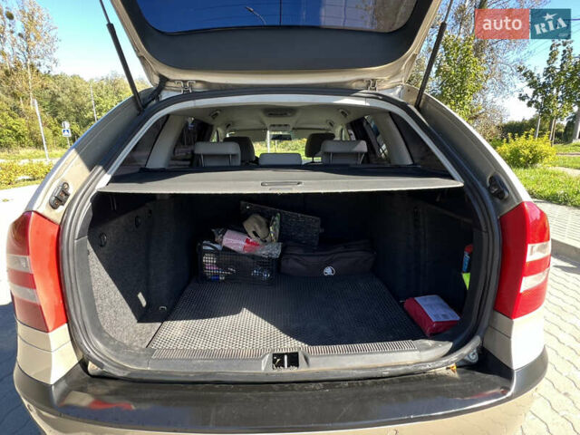 Бежевий Шкода Октавія, об'ємом двигуна 1.6 л та пробігом 200 тис. км за 6000 $, фото 6 на Automoto.ua