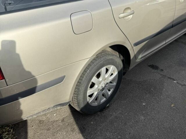 Бежевий Шкода Октавія, об'ємом двигуна 1.6 л та пробігом 258 тис. км за 5800 $, фото 4 на Automoto.ua