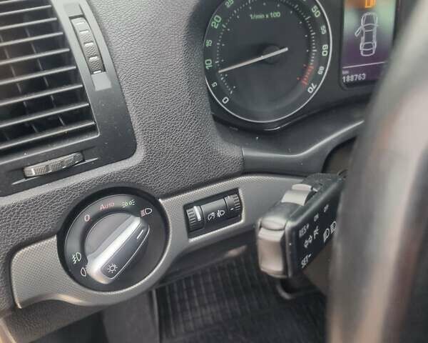 Бежевый Шкода Октавия, объемом двигателя 1.6 л и пробегом 189 тыс. км за 6700 $, фото 65 на Automoto.ua