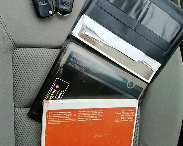 Бежевый Шкода Октавия, объемом двигателя 1.6 л и пробегом 198 тыс. км за 5500 $, фото 21 на Automoto.ua