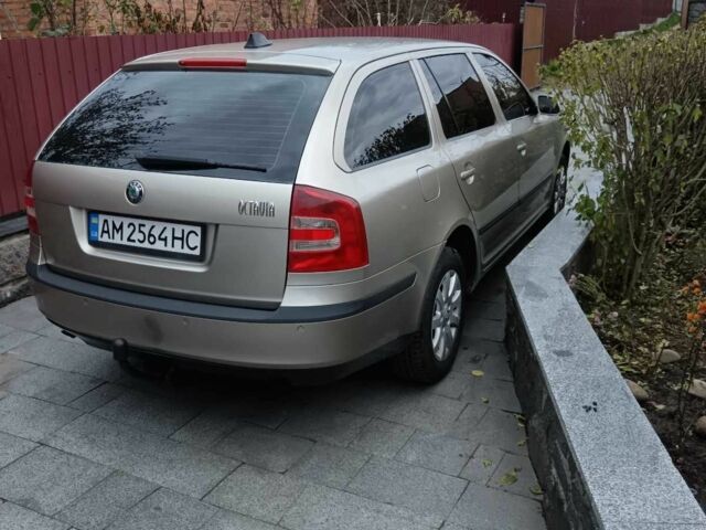 Бежевий Шкода Октавія, об'ємом двигуна 1.6 л та пробігом 258 тис. км за 5800 $, фото 1 на Automoto.ua