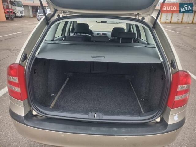 Бежевый Шкода Октавия, объемом двигателя 1.6 л и пробегом 189 тыс. км за 6700 $, фото 57 на Automoto.ua