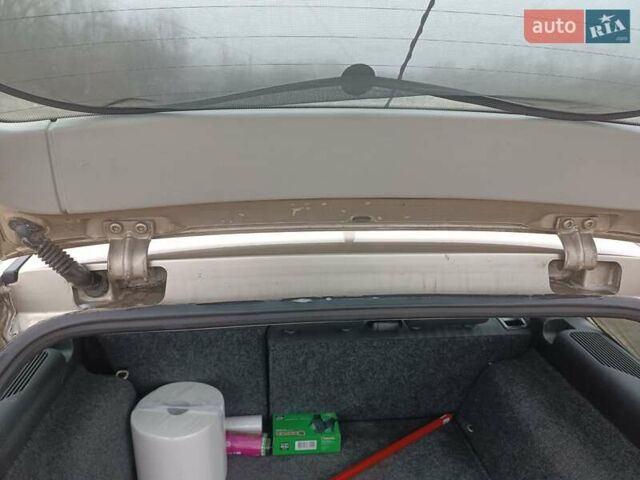 Бежевий Шкода Октавія, об'ємом двигуна 1.6 л та пробігом 257 тис. км за 4500 $, фото 14 на Automoto.ua