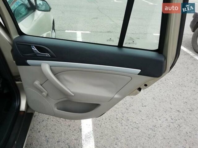 Бежевый Шкода Октавия, объемом двигателя 1.6 л и пробегом 198 тыс. км за 5900 $, фото 19 на Automoto.ua