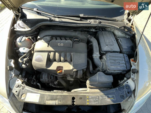 Бежевий Шкода Октавія, об'ємом двигуна 1.6 л та пробігом 200 тис. км за 6000 $, фото 4 на Automoto.ua