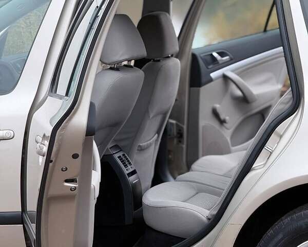 Бежевый Шкода Октавия, объемом двигателя 1.6 л и пробегом 198 тыс. км за 5500 $, фото 12 на Automoto.ua