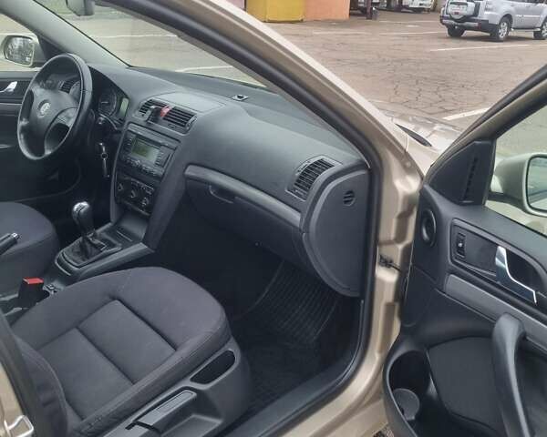 Бежевый Шкода Октавия, объемом двигателя 1.6 л и пробегом 189 тыс. км за 6700 $, фото 56 на Automoto.ua