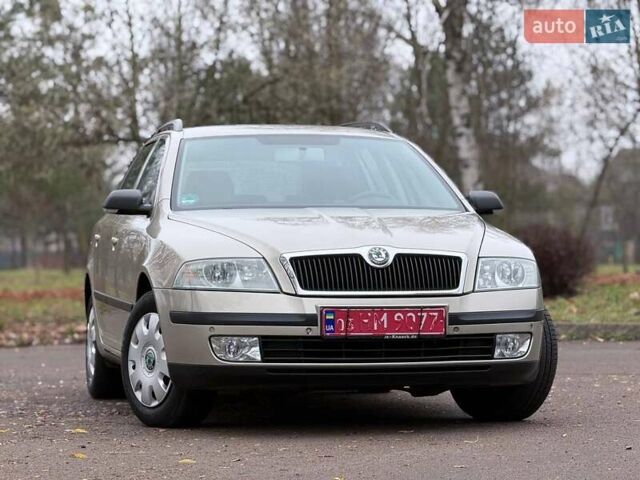 Бежевый Шкода Октавия, объемом двигателя 1.6 л и пробегом 198 тыс. км за 5500 $, фото 1 на Automoto.ua