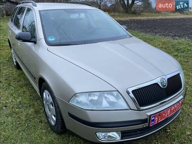 Бежевый Шкода Октавия, объемом двигателя 1.6 л и пробегом 198 тыс. км за 5900 $, фото 1 на Automoto.ua