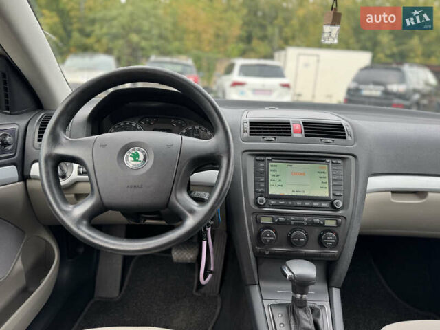 Бежевий Шкода Октавія, об'ємом двигуна 1.6 л та пробігом 228 тис. км за 6799 $, фото 29 на Automoto.ua