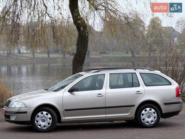 Бежевый Шкода Октавия, объемом двигателя 1.6 л и пробегом 198 тыс. км за 5500 $, фото 2 на Automoto.ua