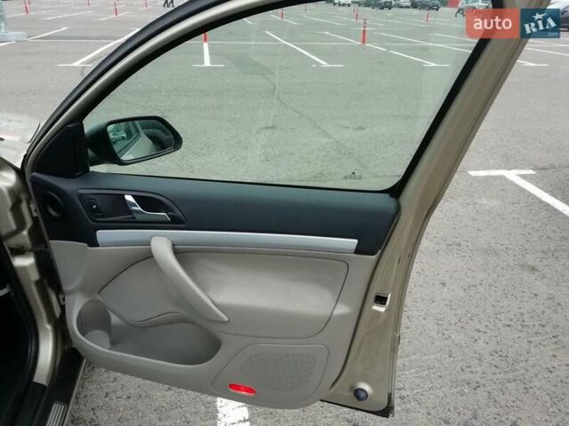 Бежевый Шкода Октавия, объемом двигателя 1.6 л и пробегом 198 тыс. км за 5900 $, фото 18 на Automoto.ua