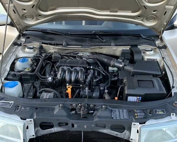 Бежевий Шкода Октавія, об'ємом двигуна 1.6 л та пробігом 211 тис. км за 4900 $, фото 14 на Automoto.ua