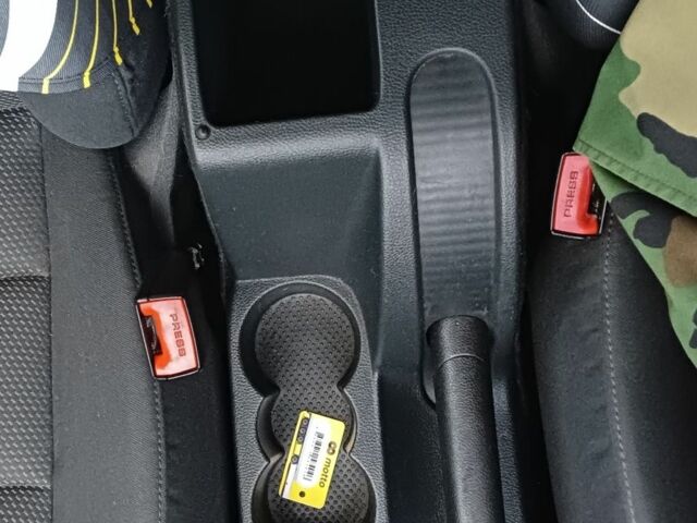 Бежевий Шкода Октавія, об'ємом двигуна 1.6 л та пробігом 198 тис. км за 4514 $, фото 8 на Automoto.ua