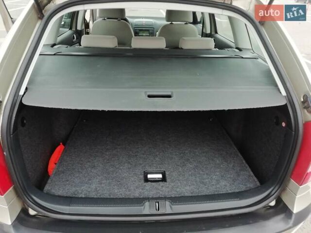 Бежевый Шкода Октавия, объемом двигателя 1.6 л и пробегом 198 тыс. км за 5900 $, фото 16 на Automoto.ua