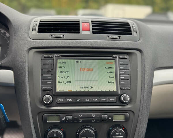 Бежевий Шкода Октавія, об'ємом двигуна 1.6 л та пробігом 228 тис. км за 6799 $, фото 31 на Automoto.ua