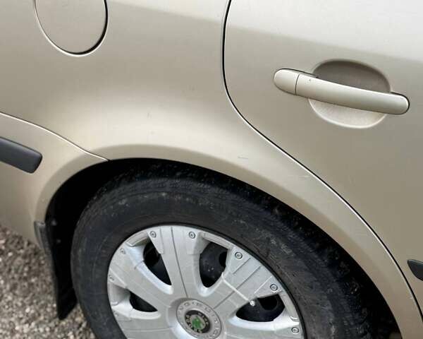 Бежевий Шкода Октавія, об'ємом двигуна 1.6 л та пробігом 224 тис. км за 4499 $, фото 6 на Automoto.ua