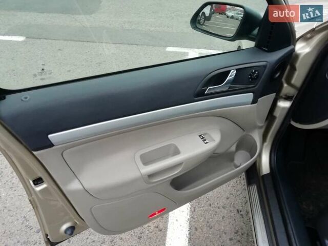 Бежевый Шкода Октавия, объемом двигателя 1.6 л и пробегом 198 тыс. км за 5900 $, фото 24 на Automoto.ua