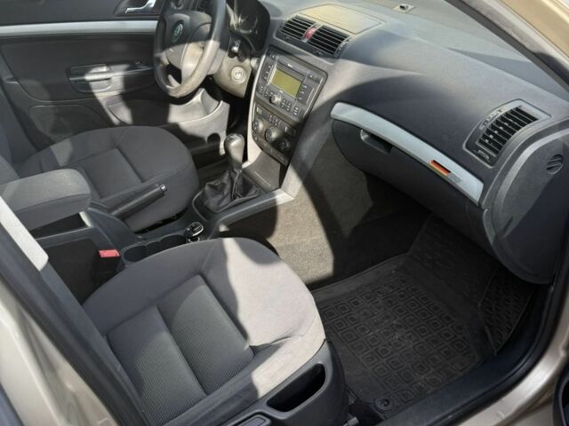 Бежевий Шкода Октавія, об'ємом двигуна 1.6 л та пробігом 258 тис. км за 5800 $, фото 6 на Automoto.ua