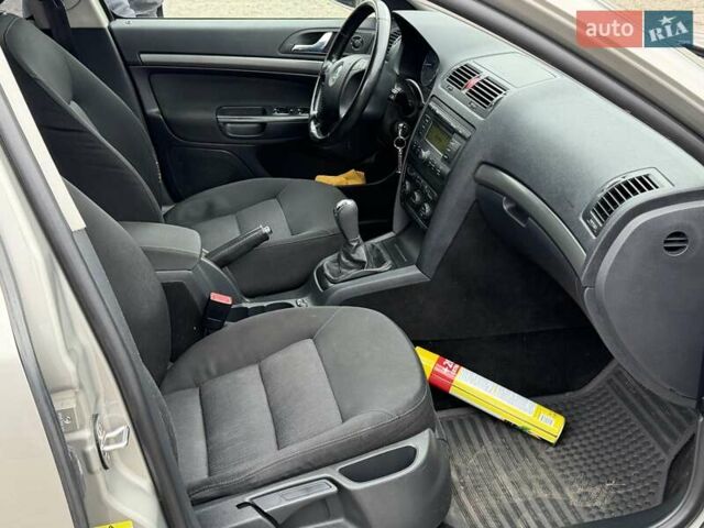Бежевий Шкода Октавія, об'ємом двигуна 1.6 л та пробігом 217 тис. км за 6100 $, фото 31 на Automoto.ua