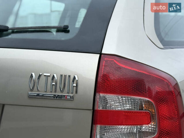 Бежевий Шкода Октавія, об'ємом двигуна 1.6 л та пробігом 206 тис. км за 4950 $, фото 10 на Automoto.ua