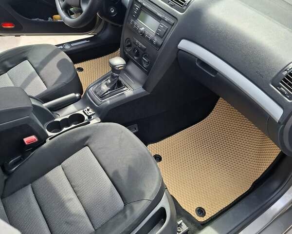 Шкода Октавія 2006 у Хмельницькому на Automoto.ua Бежевий Шкода Октавія, об'ємом двигуна 1.6 л та пробігом 225 тис. км за 6999 $, фото 12 на Automoto.ua