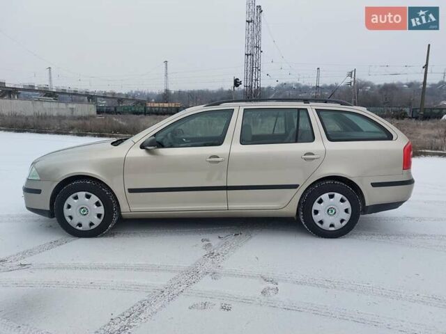 Бежевый Шкода Октавия, объемом двигателя 1.6 л и пробегом 200 тыс. км за 6300 $, фото 10 на Automoto.ua