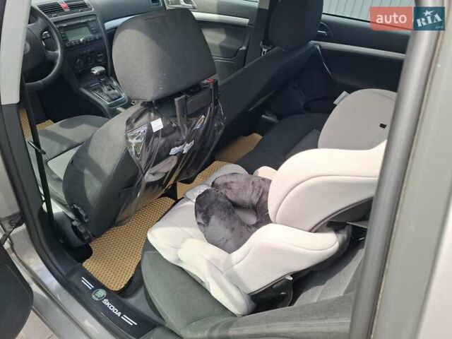 Шкода Октавія 2006 у Хмельницькому на Automoto.ua Бежевий Шкода Октавія, об'ємом двигуна 1.6 л та пробігом 225 тис. км за 6999 $, фото 16 на Automoto.ua