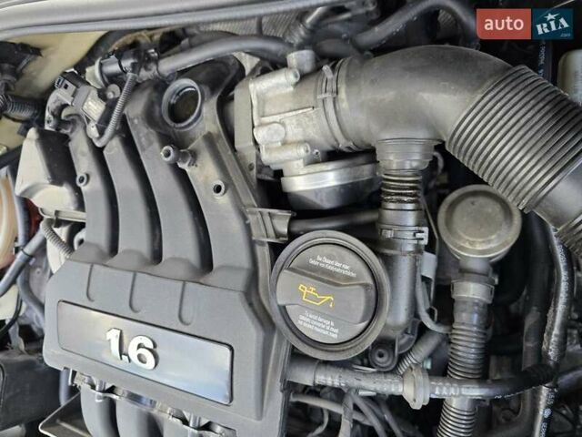 Бежевый Шкода Октавия, объемом двигателя 1.6 л и пробегом 228 тыс. км за 6700 $, фото 138 на Automoto.ua