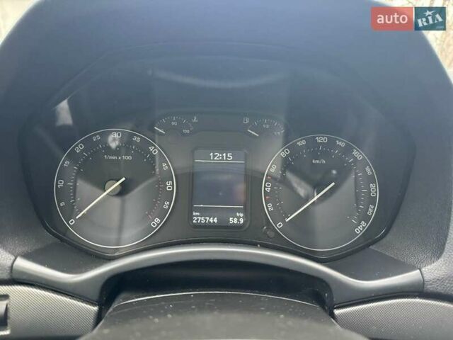 Бежевый Шкода Октавия, объемом двигателя 1.97 л и пробегом 275 тыс. км за 5200 $, фото 6 на Automoto.ua