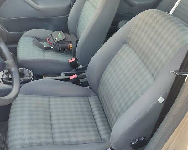 Бежевый Шкода Октавия, объемом двигателя 1.6 л и пробегом 212 тыс. км за 5600 $, фото 19 на Automoto.ua