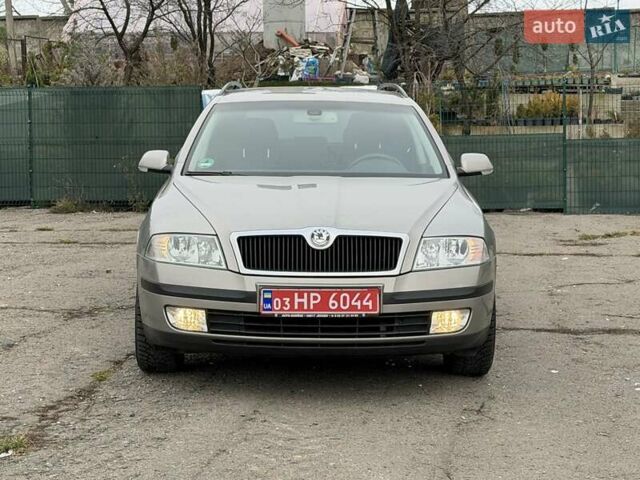 Бежевий Шкода Октавія, об'ємом двигуна 1.6 л та пробігом 217 тис. км за 6100 $, фото 1 на Automoto.ua