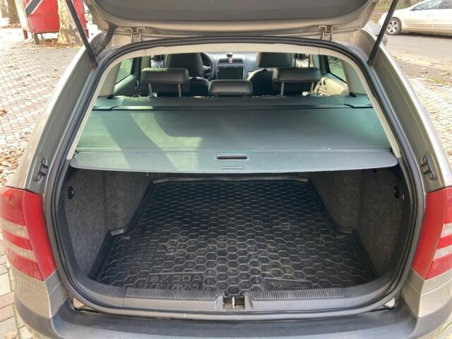 Бежевий Шкода Октавія, об'ємом двигуна 2 л та пробігом 250 тис. км за 5850 $, фото 13 на Automoto.ua