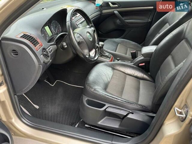 Бежевый Шкода Октавия, объемом двигателя 2 л и пробегом 218 тыс. км за 6800 $, фото 24 на Automoto.ua